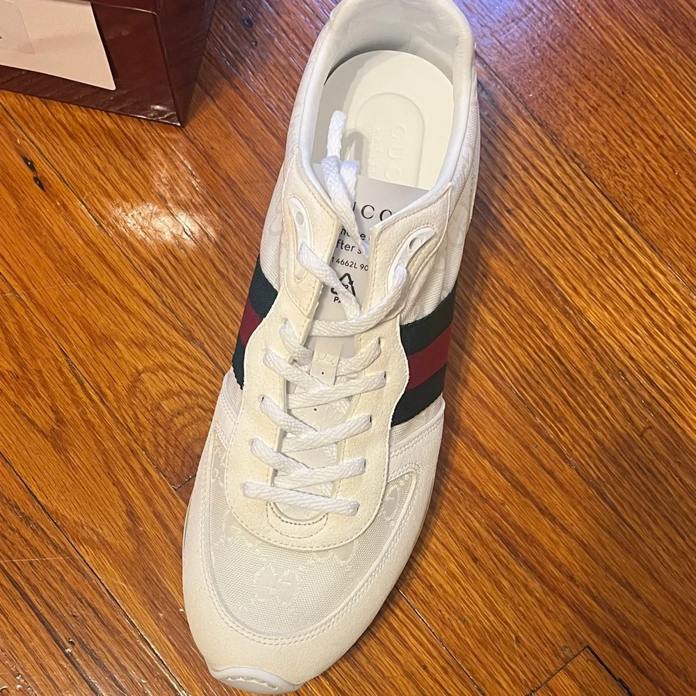 Gucci White Sneakers with Red & Green Web Stripe - Picture 3 of 5